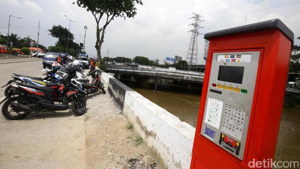 Pemprov Tata PKL dan Parkir Liar di Kalijodo