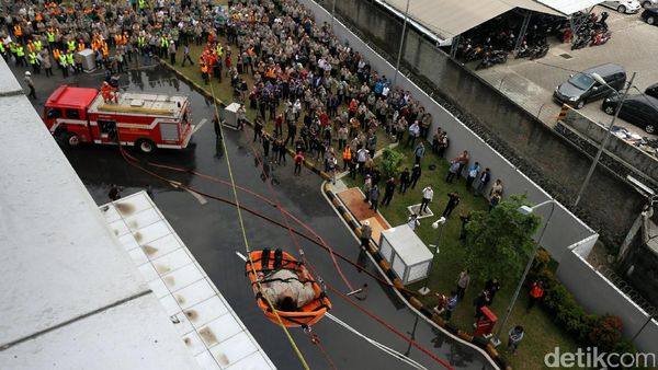 Begini Cara Hadapi Gempa Bumi dan Kebakaran
