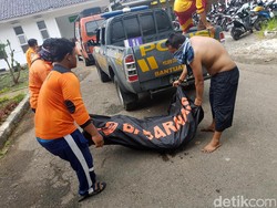 Pemancing yang Tergulung Ombak Karang Citarate Ditemukan