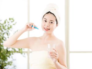 Pernah Oleskan Sabun ke Sikat Gigi? Mungkin Bunda Lelah