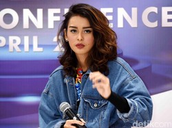 Polemik Manipulasi Penghasilan Conchita Caroline Oleh Ibunda