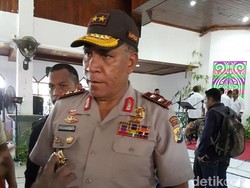 Pindah ke Mabes Polri, Irjen Waterpauw Teteskan Air Mata Saat Pamit