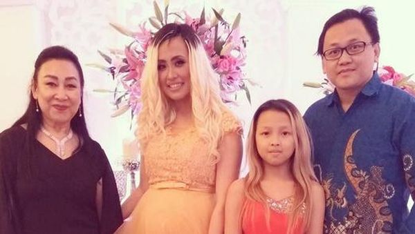 Selamat, Pinkan Mambo Hamil Lagi