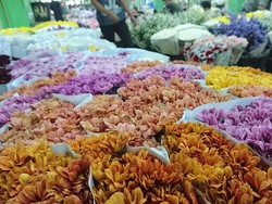 Pasar Tempat Karangan Bunga untuk Ahok yang Fotogenik