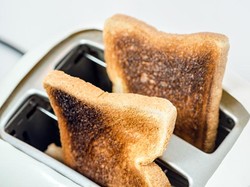 Roti Panggang Gosong? Jangan Langsung Dibuang, Lakukan Saja 5 Langkah Ini