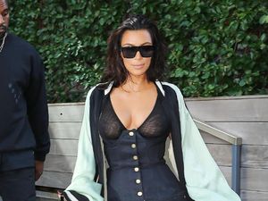 Kanye West Larang Kim Kardashian Pakai Sunglasses Besar