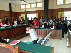PN Jakut Lepaskan Johanes yang Dipidanakan Anaknya PN Jakut Lepaskan Johanes yang Dipidanakan Anaknya
