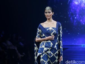 Foto: Koleksi Batik Terbaru Iwan Tirta