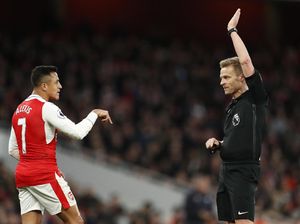 Wenger Pertanyakan Kartu Kuning Sanchez