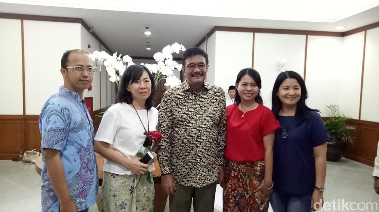 Fadli Zon Sebut Karangan Bunga Pencitraan Murahan, Ini Kata Djarot