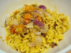 Sambal Matah, Sate Padang hingga Chicken Katsu Kini Jadi Topping Mie Instan