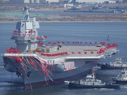 China Unjuk Gigi Pamerkan Kapal Induk Buatan Sendiri
