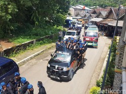 Aturan Adat Lebih Longgar, Seba Baduy Luar Naik Kendaraan