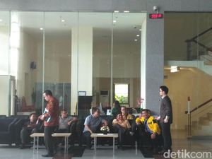 Kasus Korupsi Alquran, Fahd Diperiksa sebagai Tersangka Kasus Korupsi Alquran, Fahd Diperiksa sebagai Tersangka