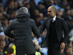Guardiola Enggan Kritik Taktik Defensif MU