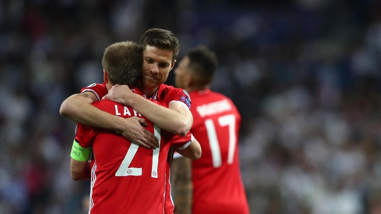 Lahm Cuma Mau Senang-Senang di Pengujung Kariernya Lahm Cuma Mau Senang-Senang di Pengujung Kariernya