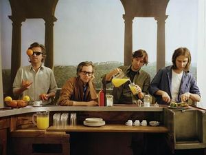 Phoenix Bawa Vending Machine untuk Jualan Merchandise di Turnya