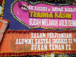 Ada Karangan Bunga dari Bukan Teman FZ di Balai Kota
