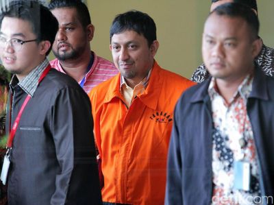 Ditahan KPK, Fahd A Rafiq Tebar Senyum Manis