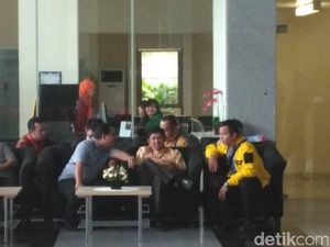 Diperiksa KPK, Fahd A Rafiq Ditemani Anggota AMPG Diperiksa KPK, Fahd A Rafiq Ditemani Anggota AMPG