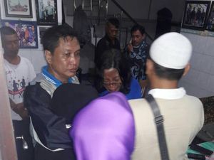 Bambang Gentolet Tutup Usia, Teman Sejawat Berbondong ke Rumah Duka