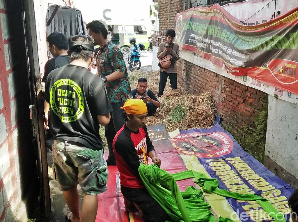 Buruh di Tangerang akan Bawa Gurita Raksasa Saat Aksi Mayday