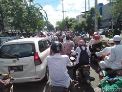 Ada Long March Massa GNPF MUI, Arus Lalin di Pasar Baru Macet