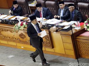 Jadi Tersangka, Novanto Tak Mundur dari Kursi Ketua DPR