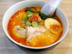 Mampir ke Teras Benhil Bisa Cicip Ramen Miso hingga Ayam Kampung Super Pedas