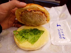 Maskapai Korea Utara Ini Sajikan Burger dengan Tampilan Jelek