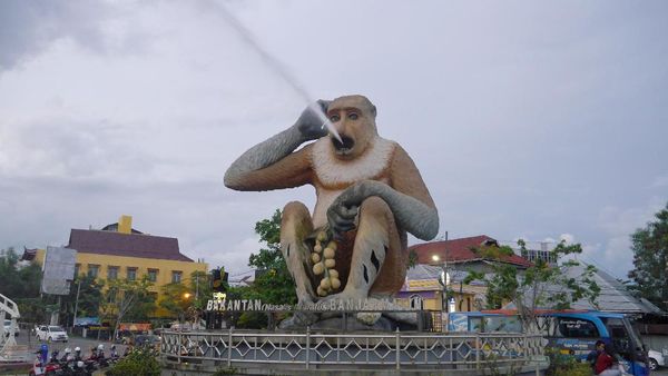 Nih, Patung Bekantan Raksasa Ikon Banjarmasin