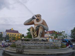 Nih, Patung Bekantan Raksasa Ikon Banjarmasin