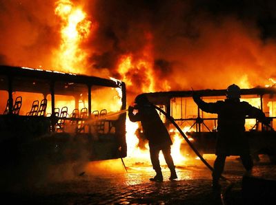 Pembakaran Bus dan Penjarahan Melanda Brasil