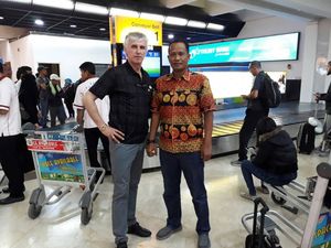 Ivan Kolev di Tribun Penonton, Tanda Gantikan Laurent Hatton?