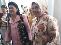 Di Pameran Foto Sylviana, Bu Ani: Mas Agus Bukumu Kapan Terbit?