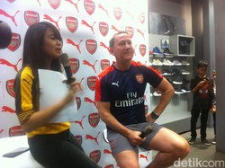 Ray Parlour yang Buta soal Sepakbola Indonesia