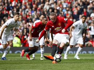 Gol Penalti Rooney Bawa MU Ungguli Swansea Saat Half Time