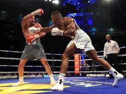 Anthony Joshua Menang TKO atas Wladimir Klitschko