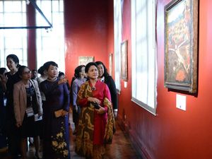 Ikut Lawatan Jokowi ke Filipina, Iriana Kunjungi Museum Nasional