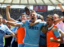 Lazio Kalahkan Roma 3-1