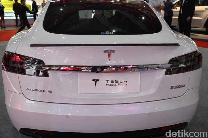  Tesla  Model S P100D  Hadir di Jakarta  Jennete Rent 