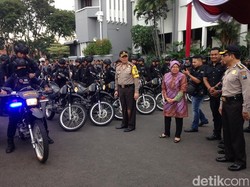 Pengamanan Demo Buruh Maksimal, Risma: Ini untuk Keamanan Surabaya