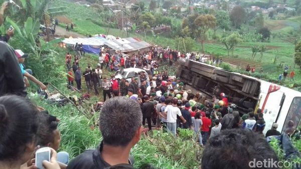 Kecelakaan Maut di Ciloto, 11 Orang Tewas