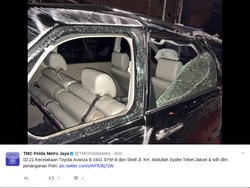 Mobil Minibus Alami Kecelakaan Tunggal di Tebet