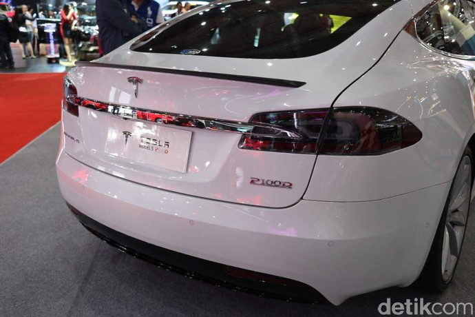  Tesla  Model S P100D  Hadir di Jakarta  Jennete Rent 