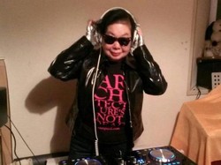 Sudah Usia 82 Tahun, Wanita Ini Jadi DJ Top di Klub Ternama Jepang