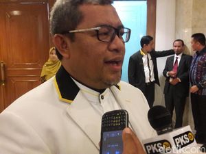 Kata Aher Soal Istrinya yang Masuk Radar Cagub Jabar