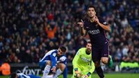 Suarez Dua Gol, Barcelona Atasi Espanyol 3-0