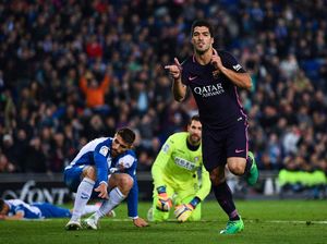 Suarez Dua Gol, Barcelona Atasi Espanyol 3-0 Suarez Dua Gol, Barcelona Atasi Espanyol 3-0