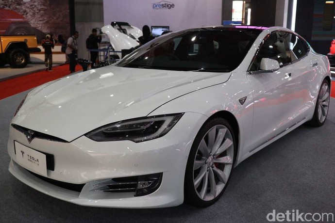  Tesla  Model S P100D  Hadir di Jakarta  Jennete Rent 